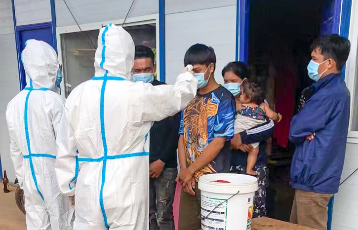 1644577174130172.jpg 返崗外籍勞務人員進場體溫測量(疫情防控措施).jpg