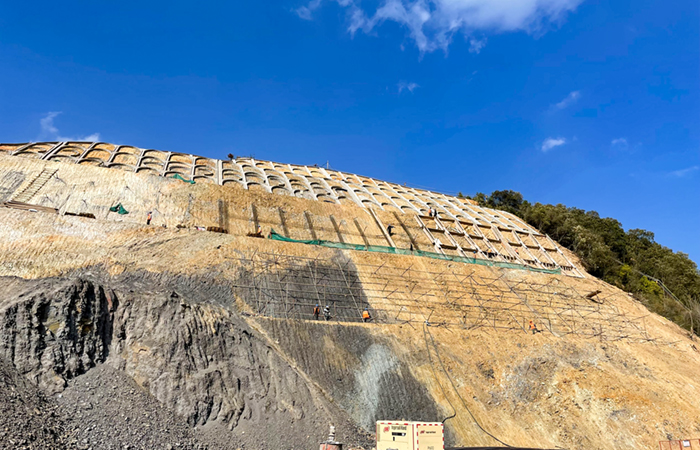 1645773894101554.jpg (小圖)攝影1:杜新洪K116+420~K116+600段路基土石方開挖及邊坡施工.jpg